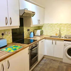 Stylish With Secure Parking Close To , Chester United Kingdom