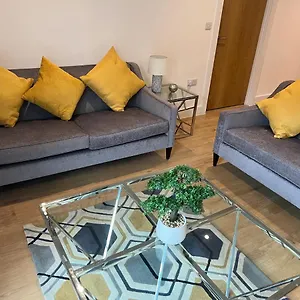 Lovely 2 Bed In Leeds Centre Apartment